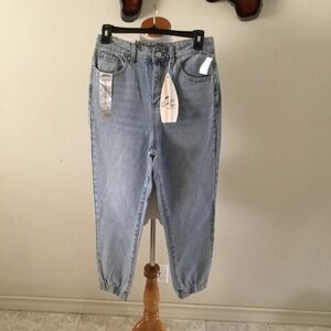 CALI 1850 HIGH RISE ELASTICIZED ANKLE JOGGER DENIM JEANS/ SIZE 5/27/ LENGTH “26